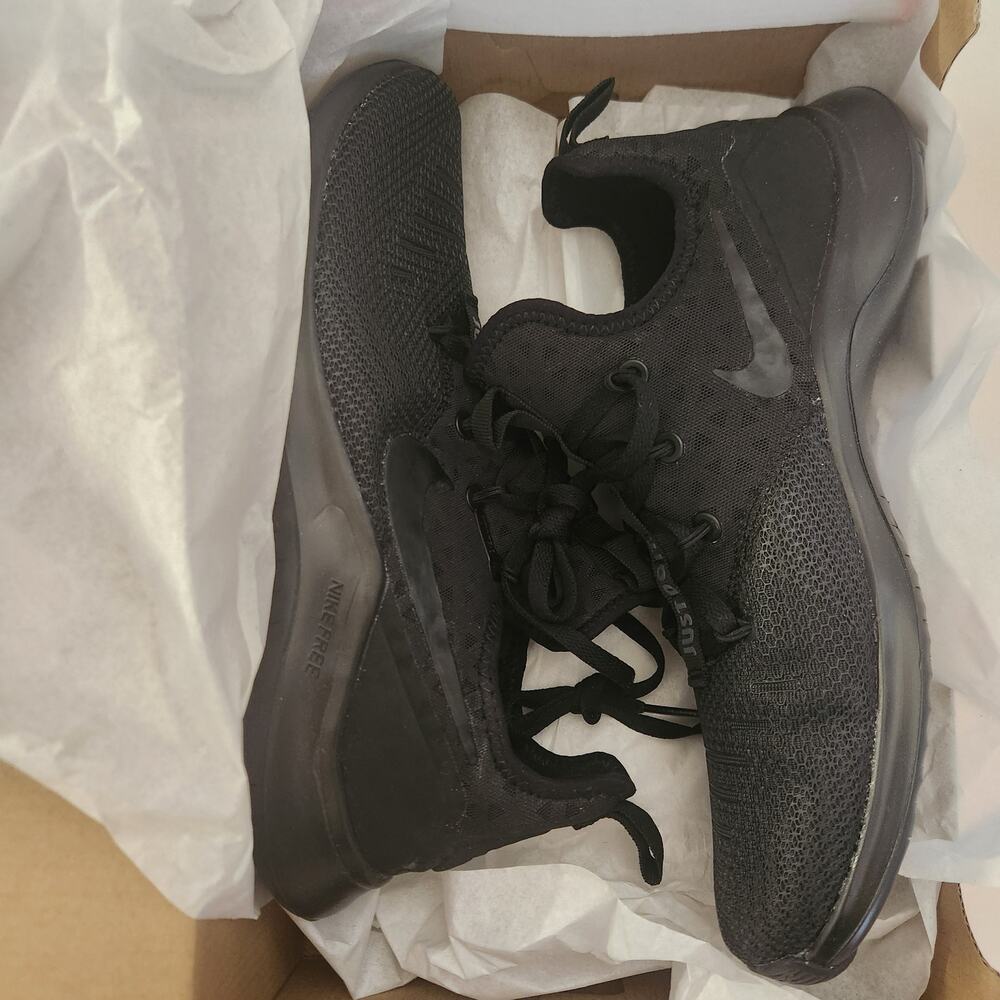 Nike Women's Free TR 8 Training Shoe, Black/Black/Black US 8.5 - Picture 9 of 10